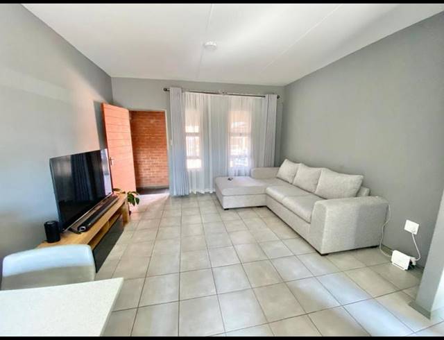 2 BEDROOM APARTMENT FOR SALE IN WITPOORTJIE